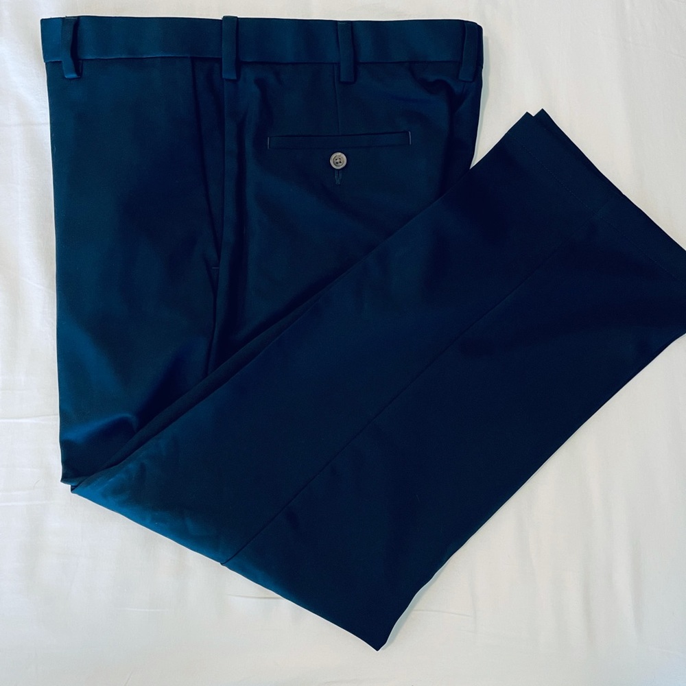 Haggar Men’s slacks Navy Blue (Stretchy waist) 34x29